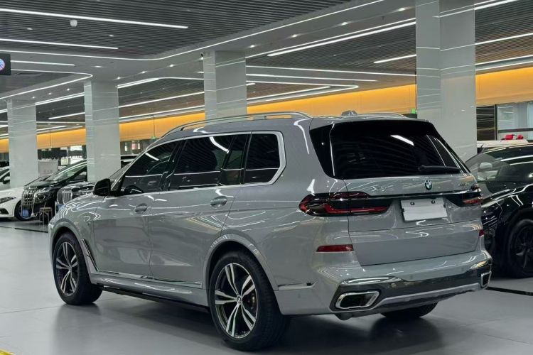 宝马X7 2023款 xDrive40i 尊享型M运动套装车身外观6003