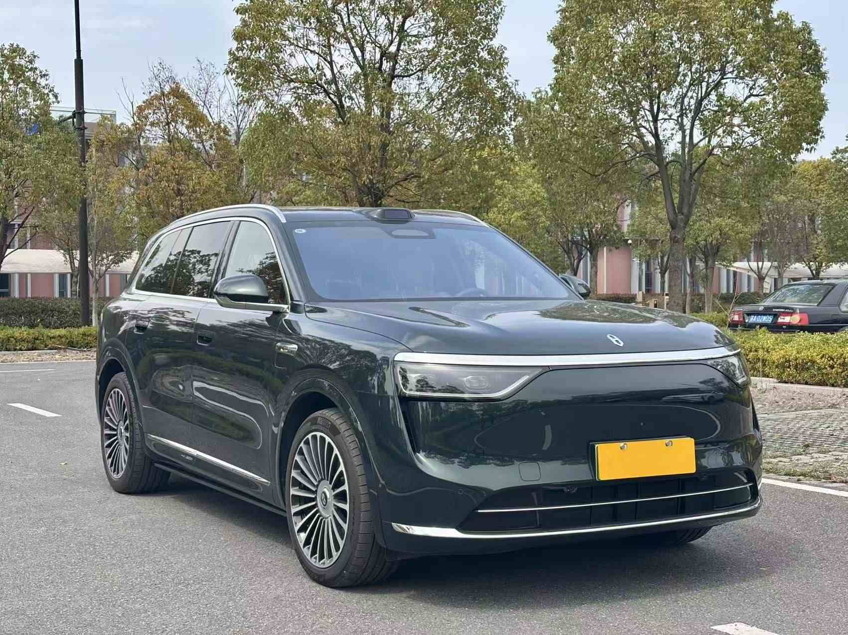 鸿蒙智行 问界M8 2025款 增程 Ultra版 53.4kWh 6座版 (192线激光雷达）(5)