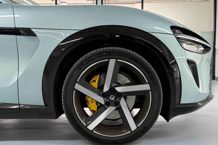 小米汽车 小米YU7 2025款 超长续航高性能四驱Max版中控内饰7003