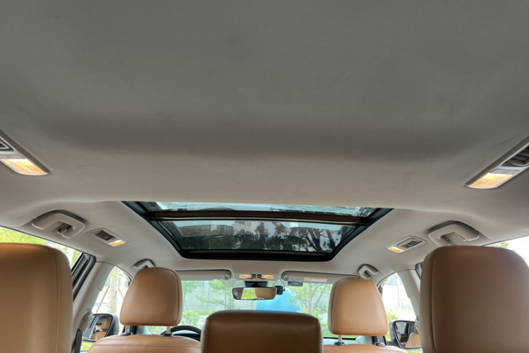 丰田 汉兰达 2020款 2.0T 四驱百万纪念版 7座局部细节22