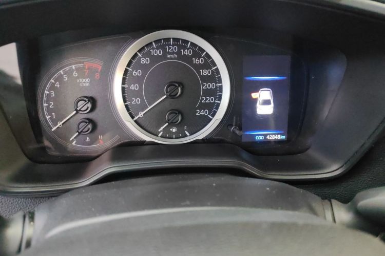 丰田 亚洲狮 2021款 2.0L 豪华版中控内饰15