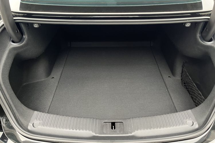 红旗H5 2024款 2.0T 自动智联旗畅版中控内饰7014