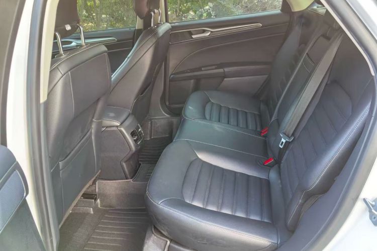 福特 蒙迪欧 2020款 EcoBoost 200 时尚型中控内饰7004