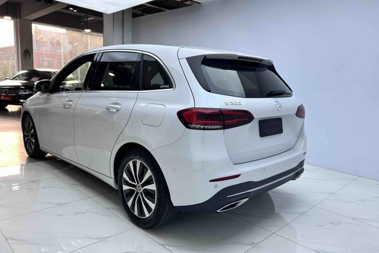 奔驰B级 2022款 改款 B 200 动感型车身外观6004