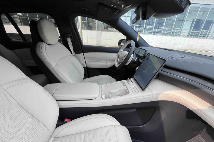 蔚来ES6 2024款 75kWh中控内饰7014