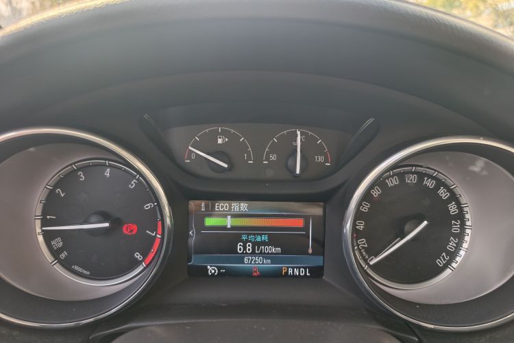 别克 威朗 2019款 三厢 20T 双离合领先型中控内饰15