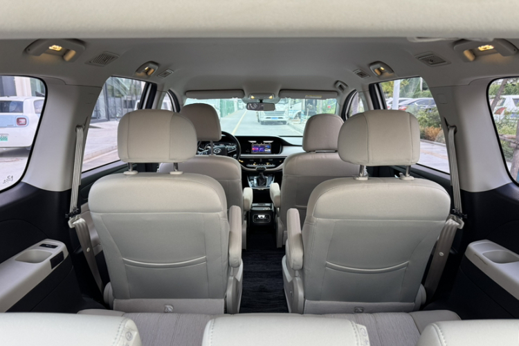 广汽传祺 传祺M6 2019款 270T DCT精英版（七座）国VI车身外观6008