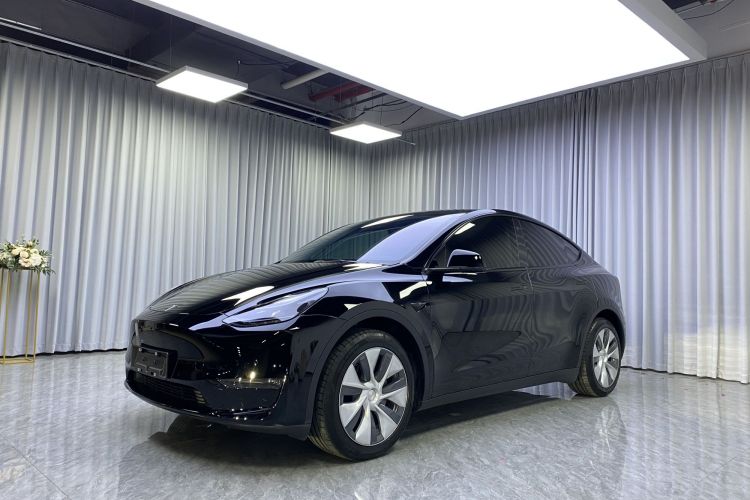 特斯拉 Model Y 2022款 改款 长续航全轮驱动版车身外观1