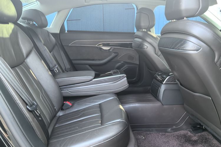 奥迪A8 2019款 A8L 50 TFSI quattro 舒适型中控内饰7007