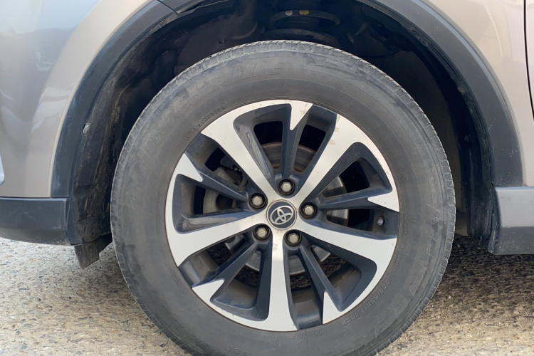 丰田 RAV4荣放 2019款 2.0L CVT两驱舒适版 国VI车身外观6009