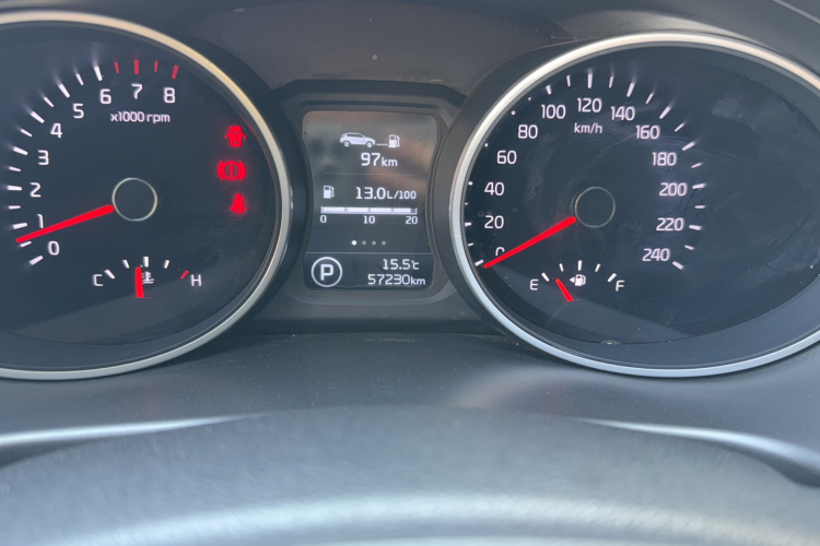 起亚 智跑 2015款 2.0L 自动两驱版GL中控内饰15