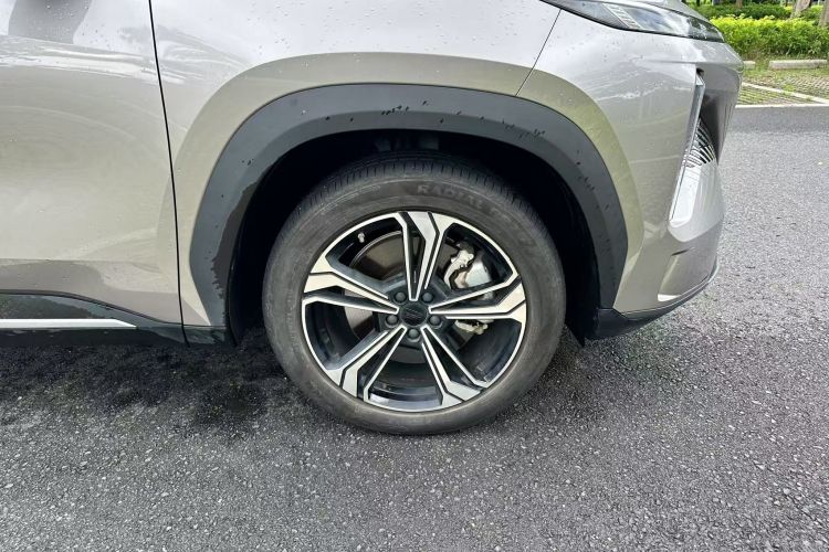 吉利银河 银河L7 2023款 1.5T 115km PLUS车身外观6005