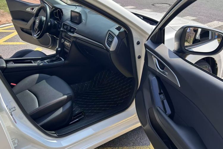 马自达3 昂克赛拉 2019款 云控版 三厢 1.5L 自动豪华型 国VI局部细节41