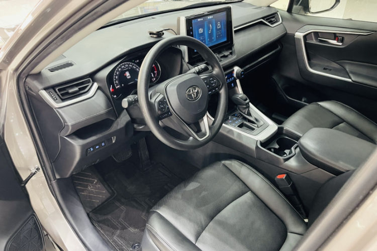丰田 RAV4荣放 2020款 2.0L CVT两驱风尚版中控内饰7005