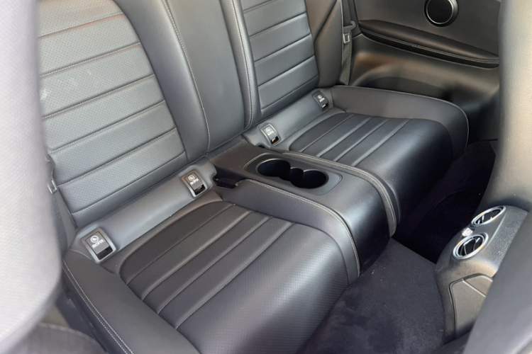 奔驰C级(进口) 2019款 C 260 轿跑车中控内饰7001