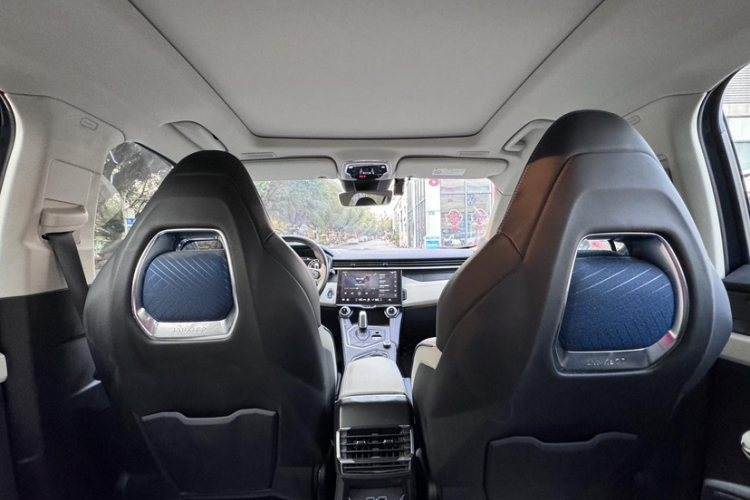 领克01 2021款 2.0TD 两驱耀Pro中控内饰7011