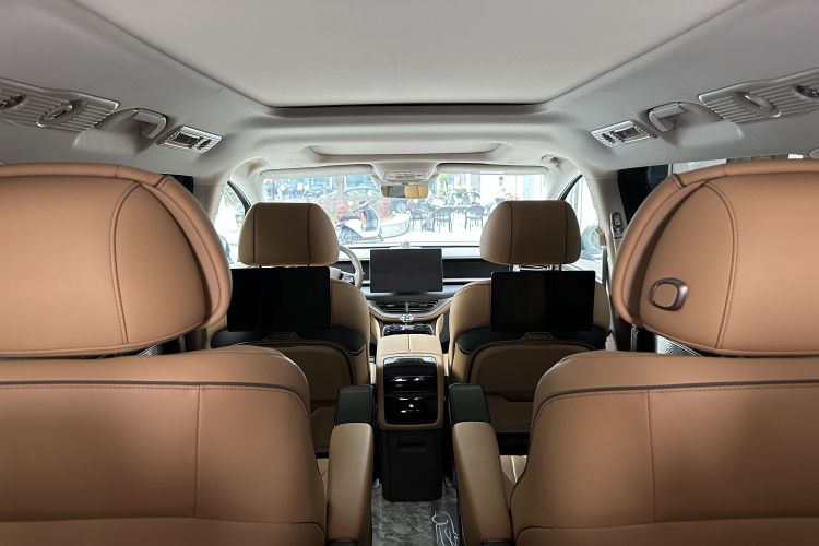 腾势D9 2022款 DM-i 970 四驱尊荣型局部细节9003