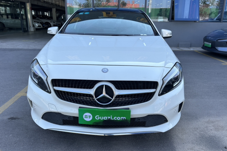 奔驰A级(进口) 2017款 A 200 动感型局部细节24