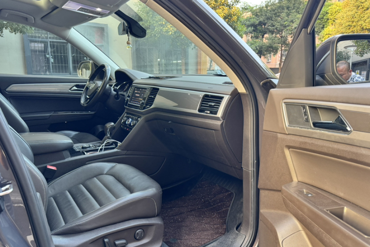 大众 途昂 2017款 380TSI 四驱豪华版中控内饰7007