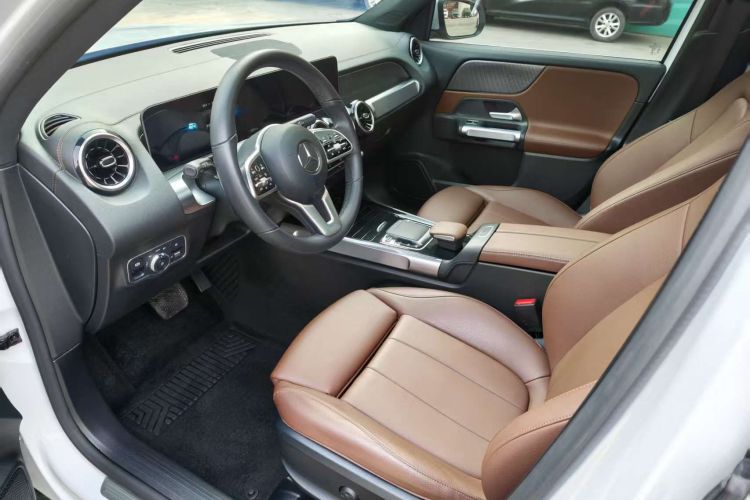 奔驰GLB 2020款 GLB 200 动感型中控内饰7001