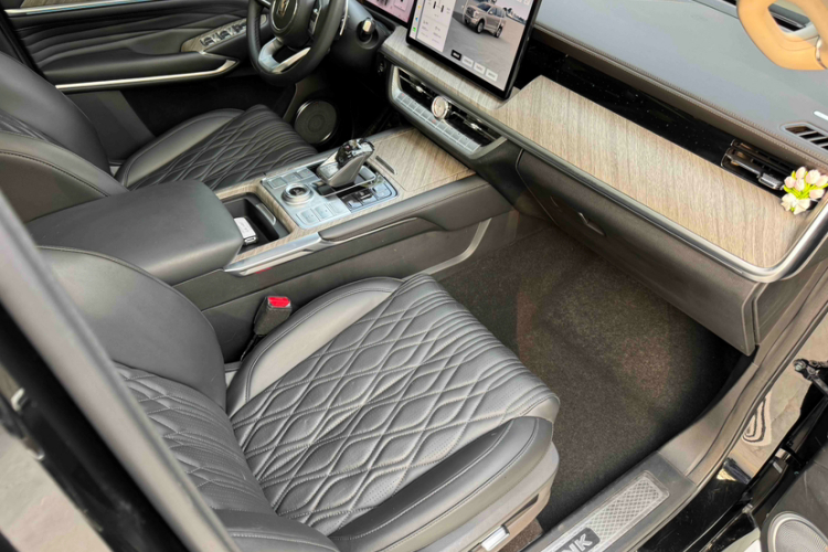 坦克500 2023款 3.0T 运动版 造境型 5座中控内饰7006