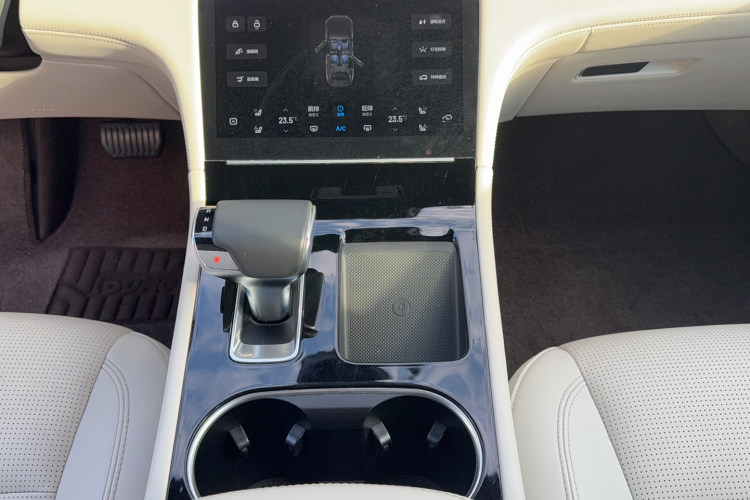 理想汽车 理想ONE 2021款 增程6座版局部细节18