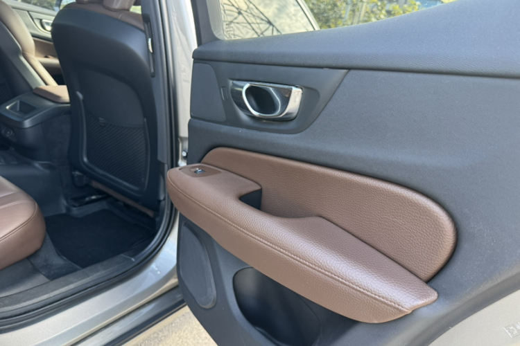 沃尔沃S60 2020款 T4 智逸豪华版中控内饰7009