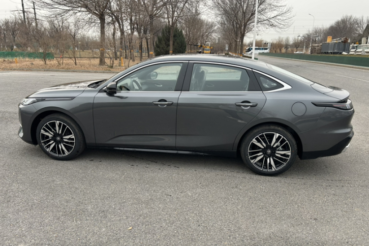 长安 逸动 2026款 第四代 1.5T 500Bar 智享型车身外观6006