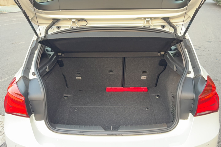 宝马1系(进口) 2016款 118i 领先型局部细节23