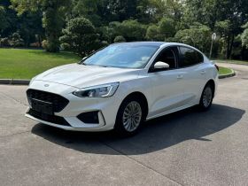 福特 福克斯 2020款 三厢 EcoBoost 180 自动锋潮型