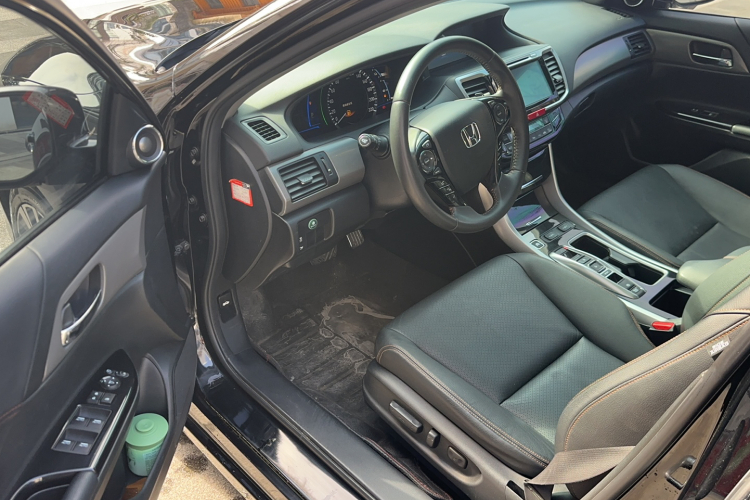 本田 雅阁 2016款 混动 2.0L 锐领版中控内饰7001