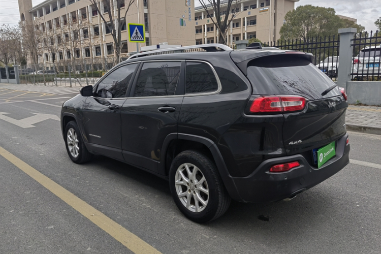 Jeep 自由光(进口) 2014款 2.4L 都市版车身外观6006