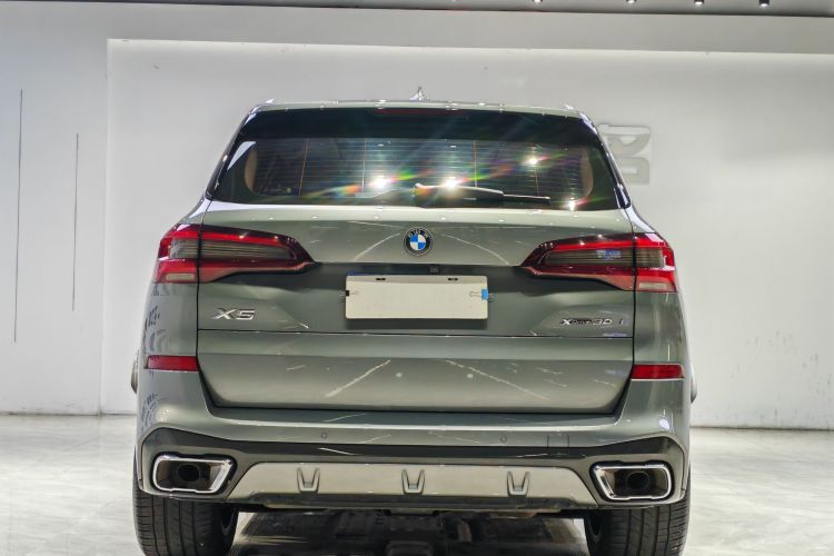 宝马X5 2022款 改款 xDrive 30Li 尊享型M运动套装车身外观6004