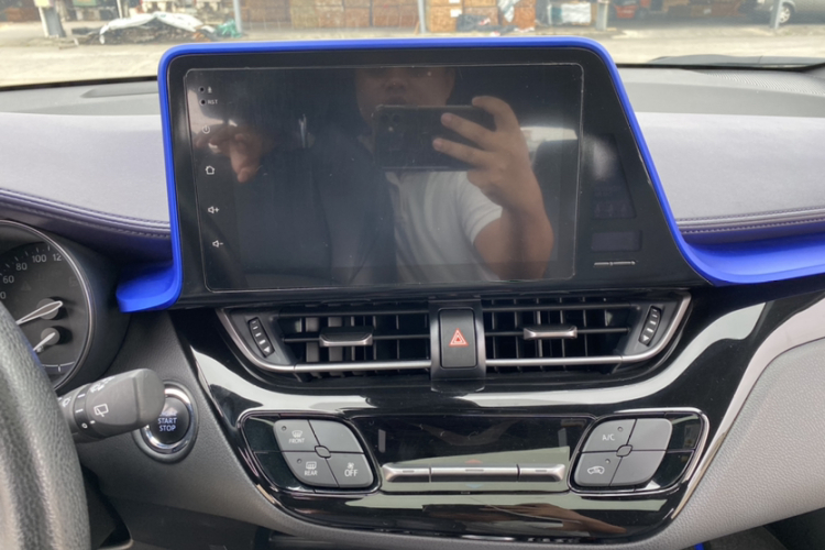 丰田C-HR 2020款 2.0L 领先版中控内饰7003