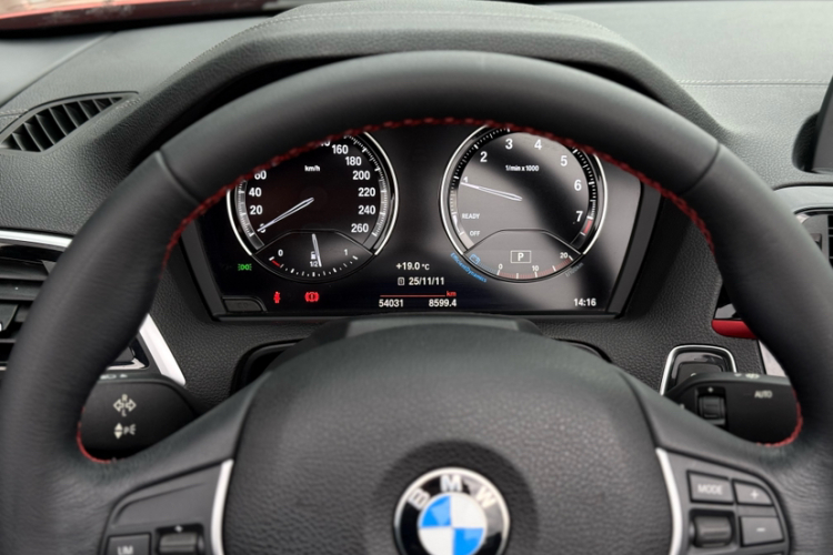 宝马2系(进口) 2018款 220i 敞篷轿跑车 运动设计套装中控内饰15