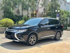 三菱 欧蓝德 2016款 2.4L 四驱豪华版 7座