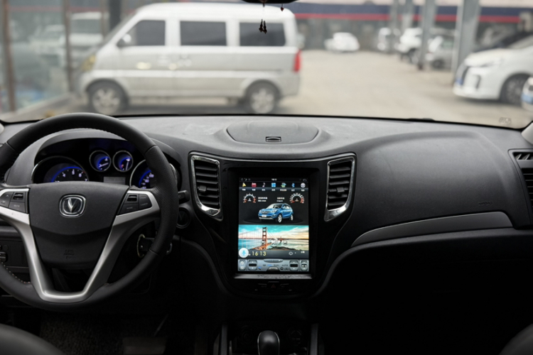 长安CS35 2016款 1.6L 自动豪华型 国V中控内饰7003