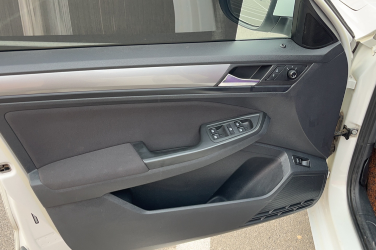 大众 宝来 2016款 1.6L 手动时尚型中控内饰7002