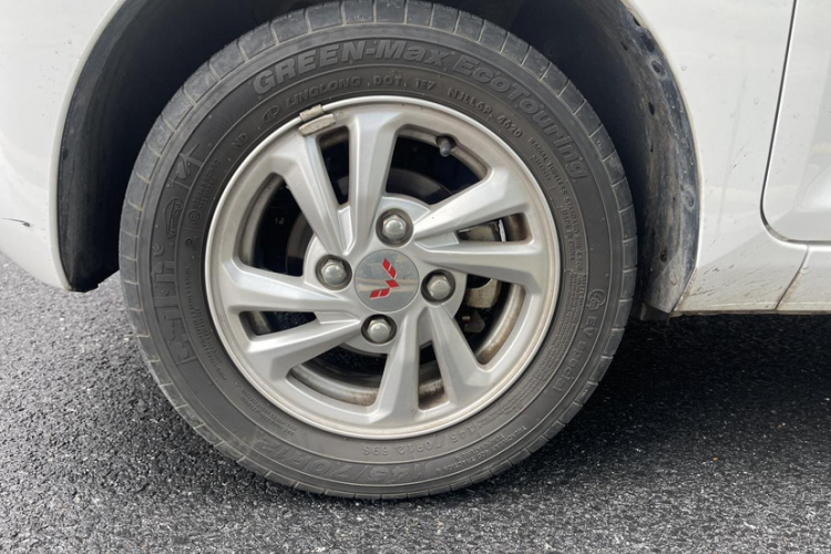 五菱汽车 宏光MINIEV 2021款 马卡龙臻享款 三元锂车身外观6002