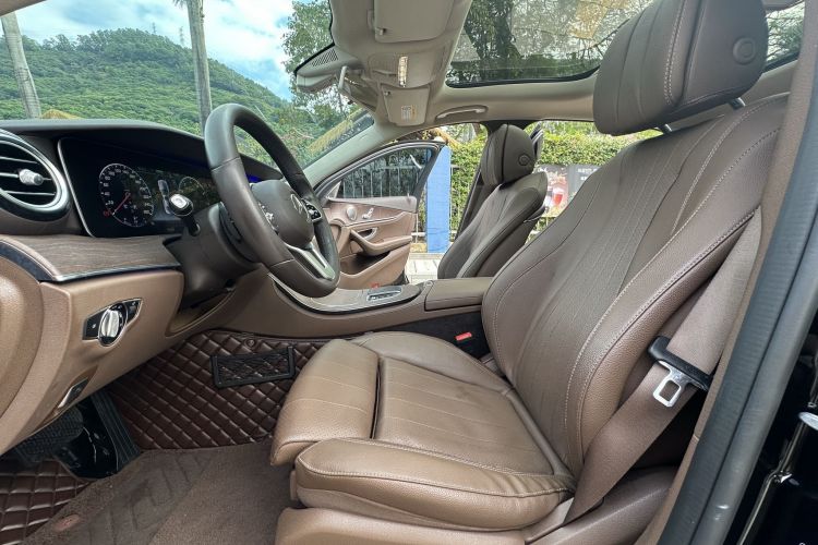 奔驰E级 2020款 改款 E 260 L中控内饰7007