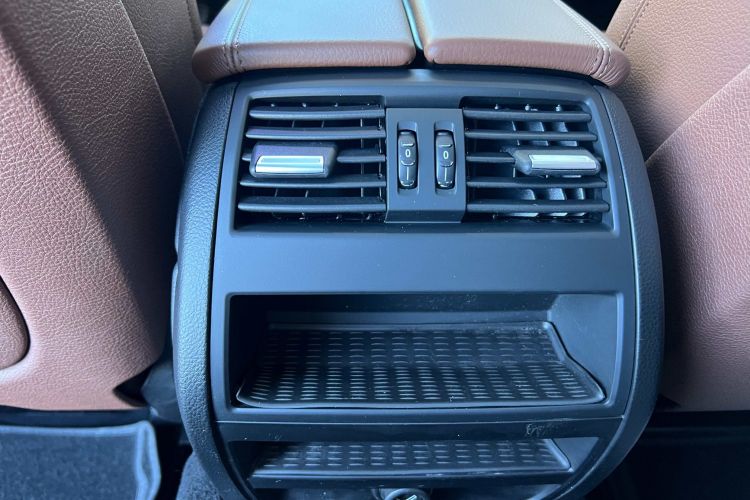 宝马5系 2017款 525Li 领先型局部细节9001