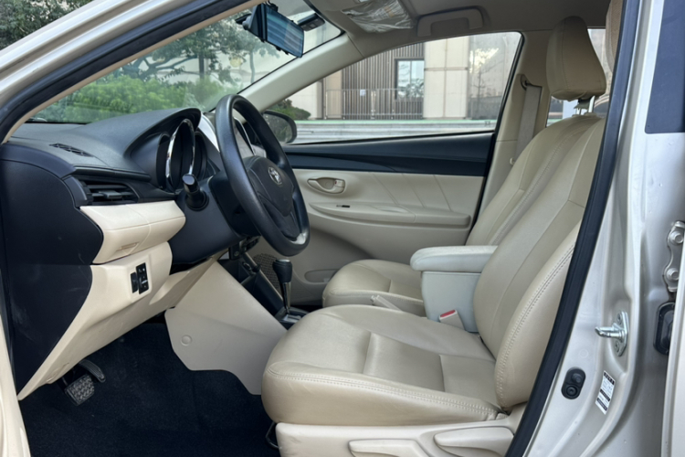 丰田 威驰 2019款 1.5L CVT创行版中控内饰7010