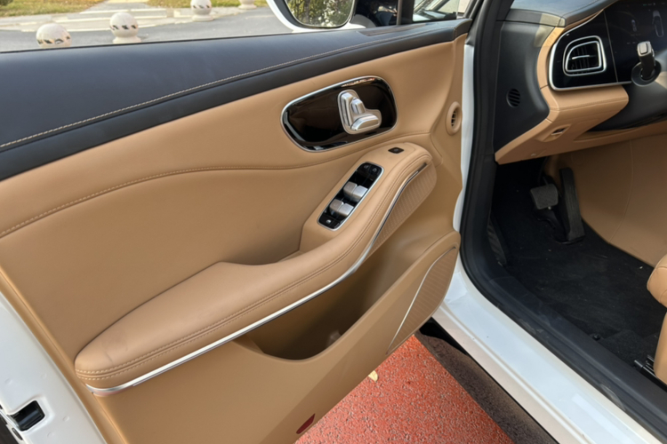 飞凡汽车 飞凡R7 2025款 长续版中控内饰7007