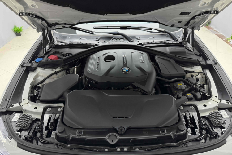 宝马3系GT 2020款 320i M运动套装中控内饰7008