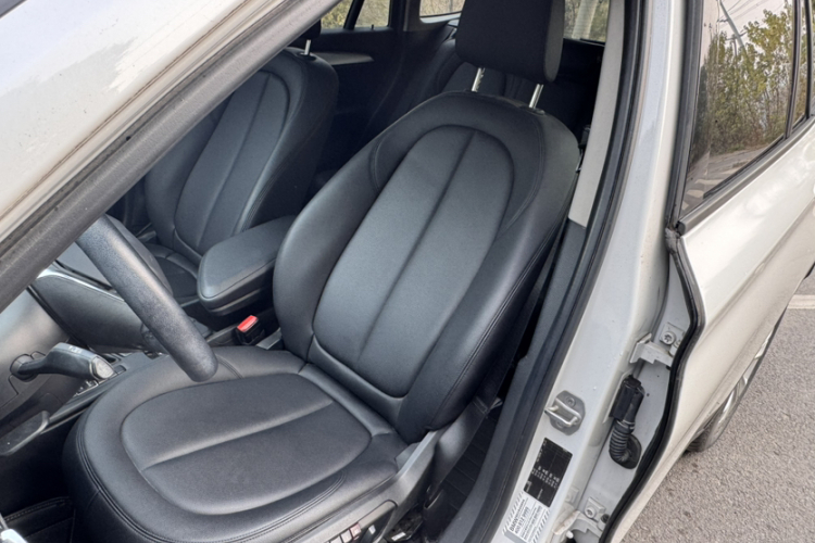 宝马X1 2016款 sDrive18Li 尊享型中控内饰7002