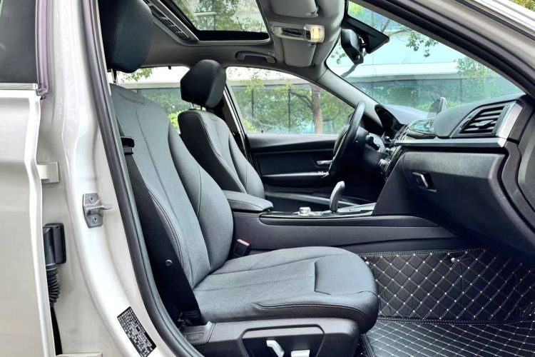 宝马3系 2016款 320Li 时尚型中控内饰7002