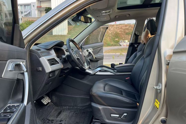 吉利汽车 博越 2016款 1.8TD 自动四驱智慧型中控内饰7001