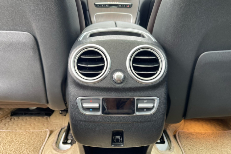 奔驰GLC 2020款 改款 GLC 300 L 4MATIC 动感型中控内饰7008