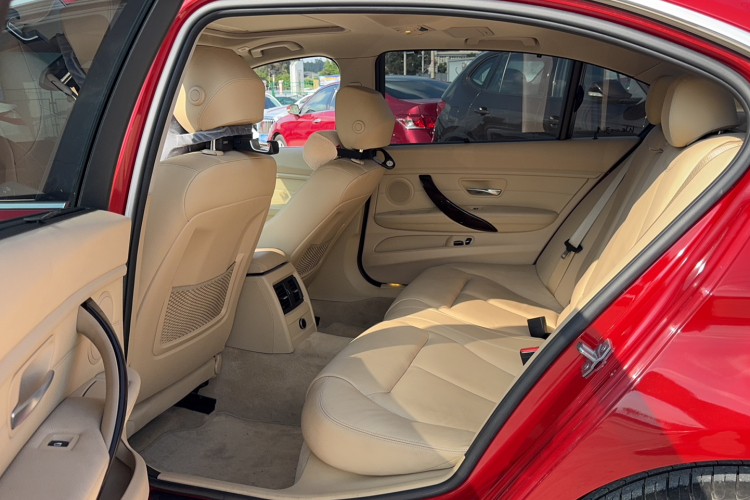 宝马3系 2013款 320Li 豪华设计套装中控内饰7001