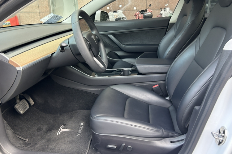 特斯拉 Model 3(进口) 2019款 标准续航后驱升级版(60度)中控内饰7002